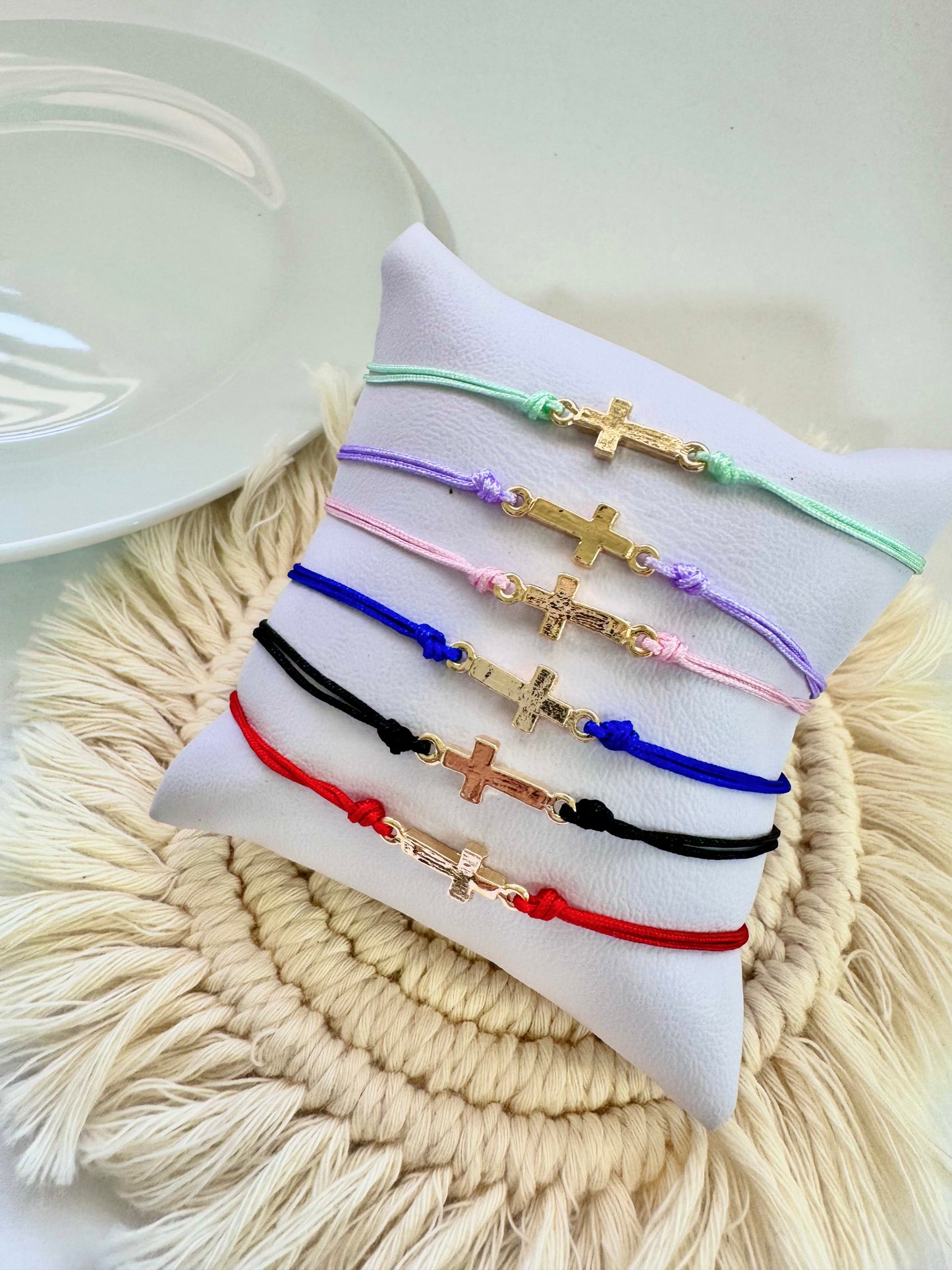 Pulsera Cruz Hilo Sencilla